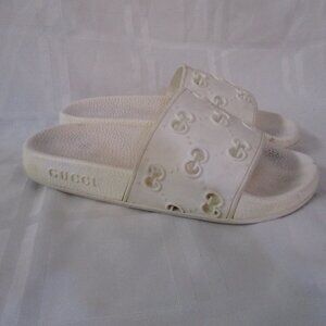 Gucci Pursuit Cutout GG Pool Slides Size 8